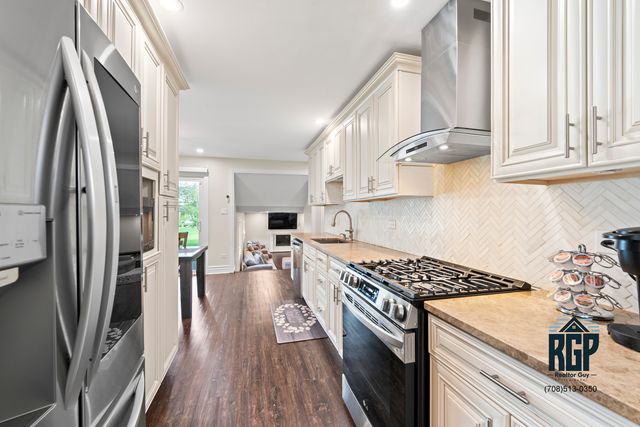 7705 Sycamore Drive, Orland Park, IL 60462