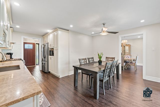 7705 Sycamore Drive, Orland Park, IL 60462