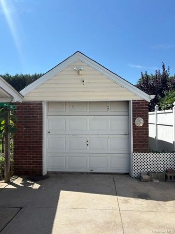 1069 Phoebe Street, Franklin Square, NY 11010
