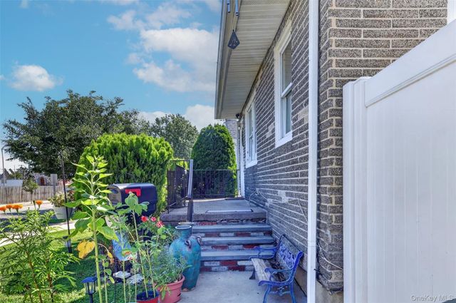1069 Phoebe Street, Franklin Square, NY 11010