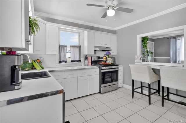 1069 Phoebe Street, Franklin Square, NY 11010