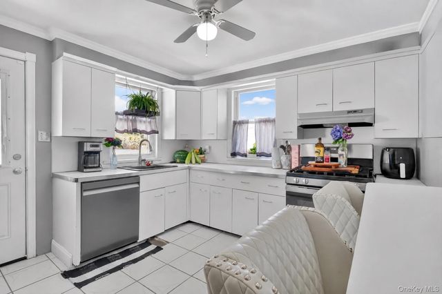 1069 Phoebe Street, Franklin Square, NY 11010