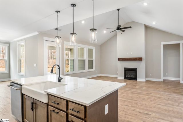 515 Ritchie Road, Fountain Inn, SC 29644