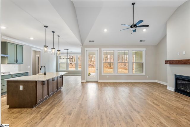 515 Ritchie Road, Fountain Inn, SC 29644