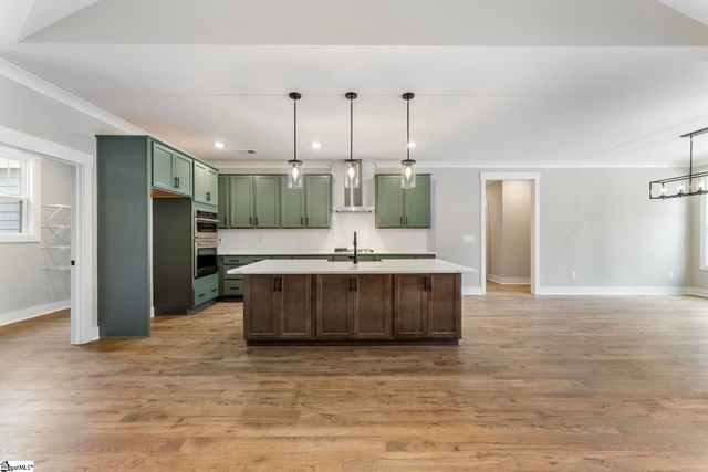 515 Ritchie Road, Fountain Inn, SC 29644