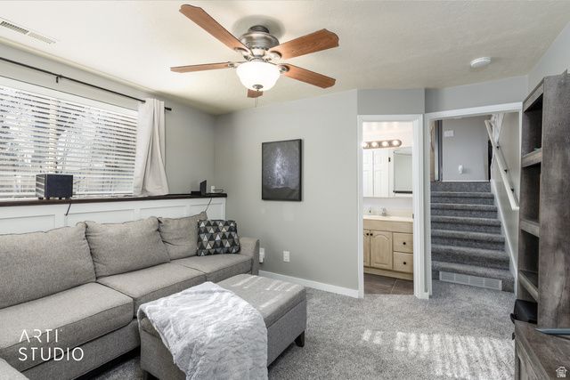 593 W 950 N, Clinton, UT 84015