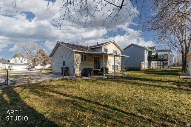 593 W 950 N, Clinton, UT 84015