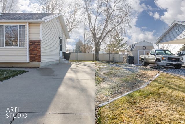 593 W 950 N, Clinton, UT 84015