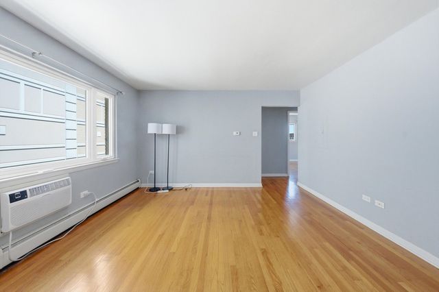 3326 Grove Avenue 6, Berwyn, IL 60402