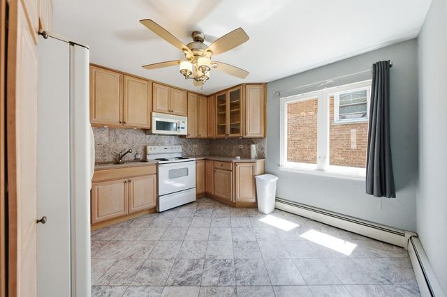 3326 Grove Avenue 6, Berwyn, IL 60402