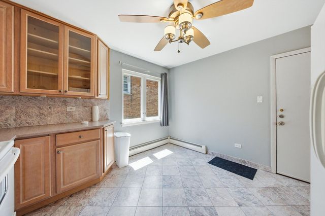 3326 Grove Avenue 6, Berwyn, IL 60402