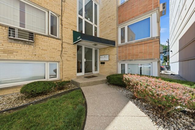 3326 Grove Avenue 6, Berwyn, IL 60402