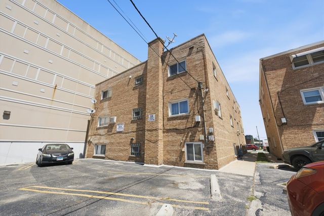 3326 Grove Avenue 6, Berwyn, IL 60402