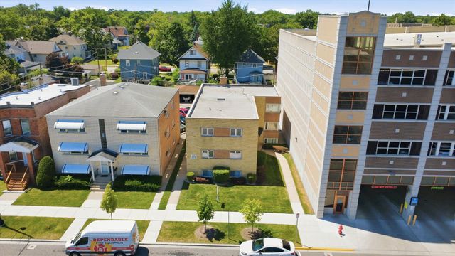 3326 Grove Avenue 6, Berwyn, IL 60402
