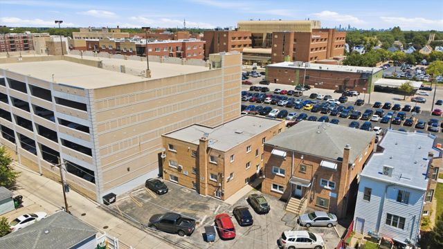 3326 Grove Avenue 6, Berwyn, IL 60402