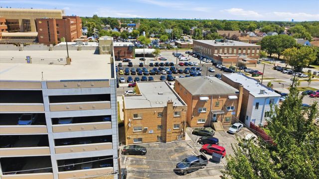 3326 Grove Avenue 6, Berwyn, IL 60402