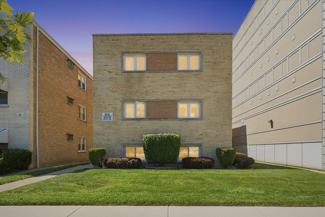 3326 Grove Avenue 6, Berwyn, IL 60402