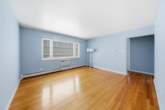 3326 Grove Avenue 6, Berwyn, IL 60402