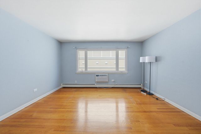 3326 Grove Avenue 6, Berwyn, IL 60402
