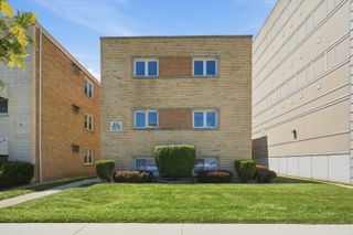 3326 Grove Avenue 6, Berwyn, IL 60402