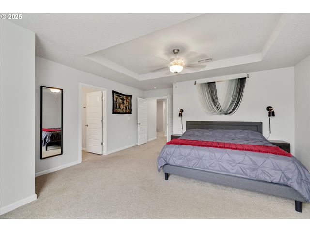 138 S 7TH St, Carlton, OR 97111