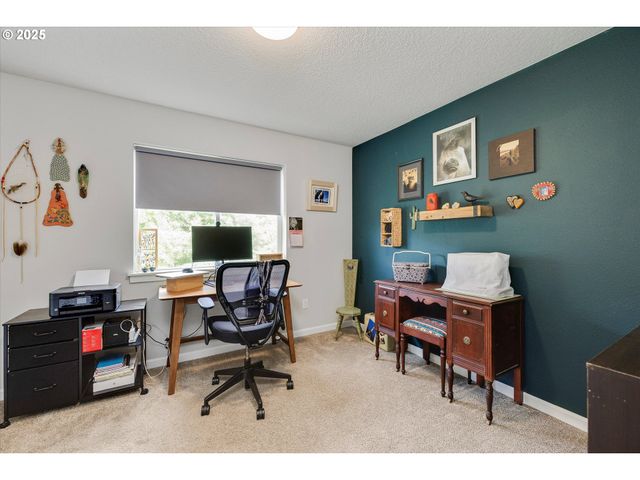 138 S 7TH St, Carlton, OR 97111