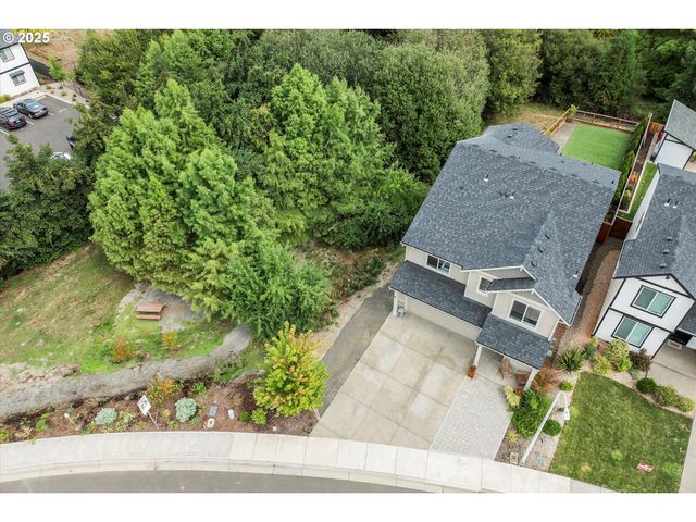 138 S 7TH St, Carlton, OR 97111