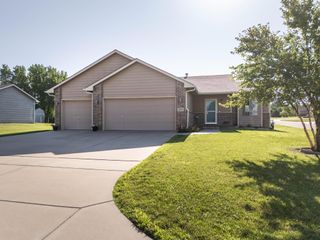 2324 E Highridge Ct, Park City, KS 67219