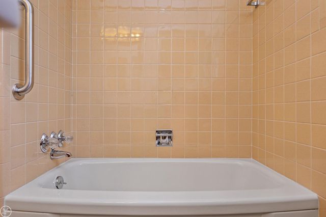 13216 Cromie Drive, Warren, MI 48088