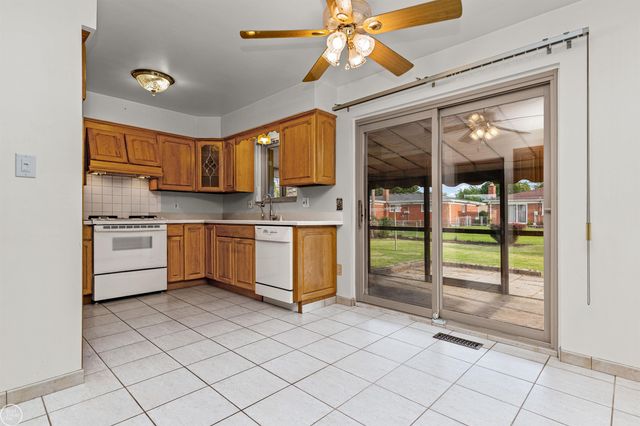 13216 Cromie Drive, Warren, MI 48088