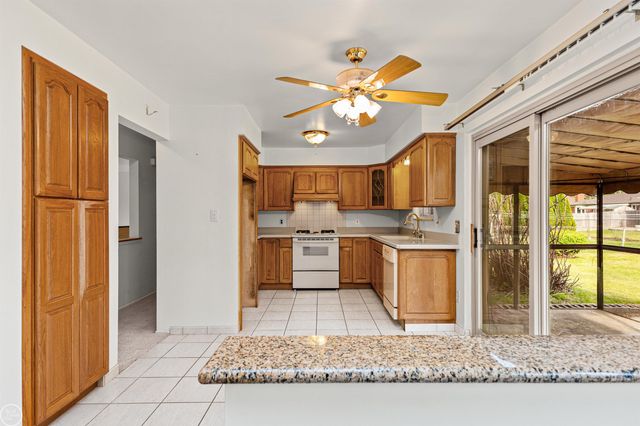 13216 Cromie Drive, Warren, MI 48088