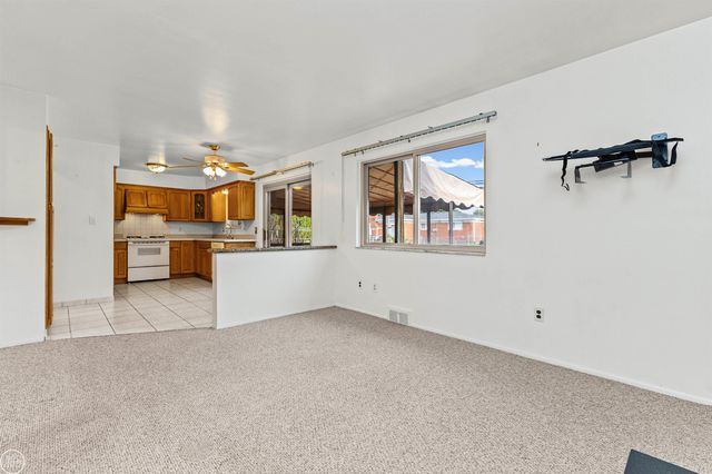 13216 Cromie Drive, Warren, MI 48088