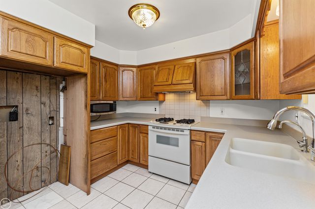 13216 Cromie Drive, Warren, MI 48088