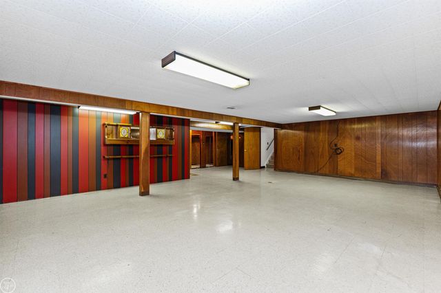 13216 Cromie Drive, Warren, MI 48088