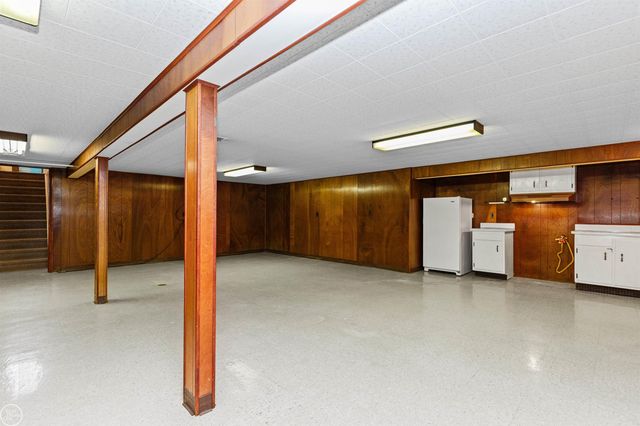 13216 Cromie Drive, Warren, MI 48088