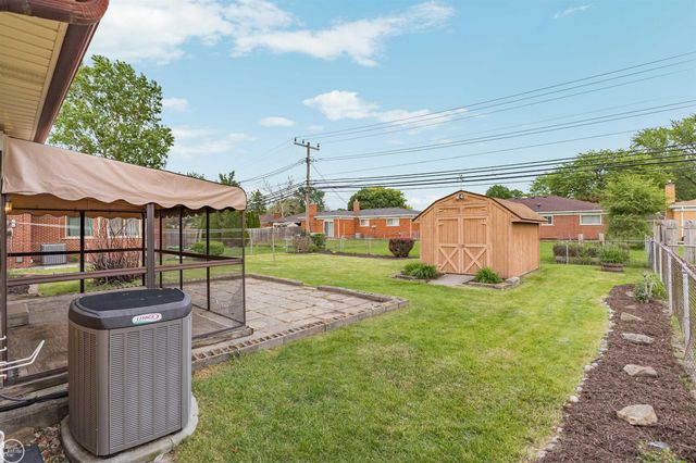 13216 Cromie Drive, Warren, MI 48088