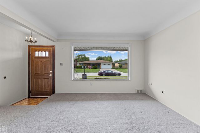 13216 Cromie Drive, Warren, MI 48088