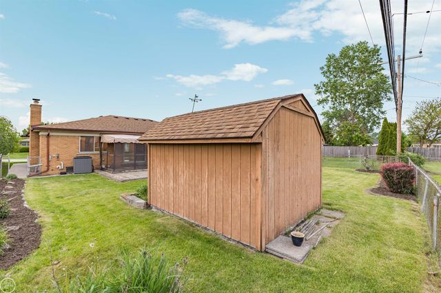 13216 Cromie Drive, Warren, MI 48088