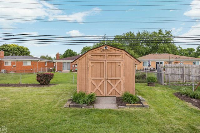 13216 Cromie Drive, Warren, MI 48088