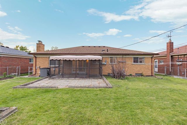 13216 Cromie Drive, Warren, MI 48088