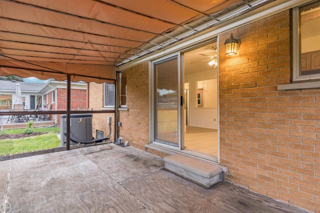 13216 Cromie Drive, Warren, MI 48088
