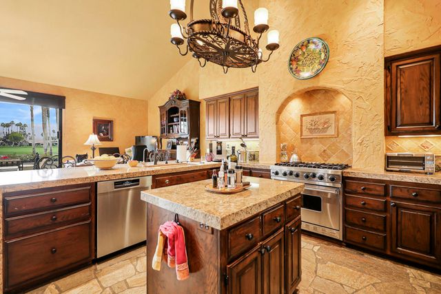 409 Bouquet Canyon Drive, Palm Desert, CA 92211