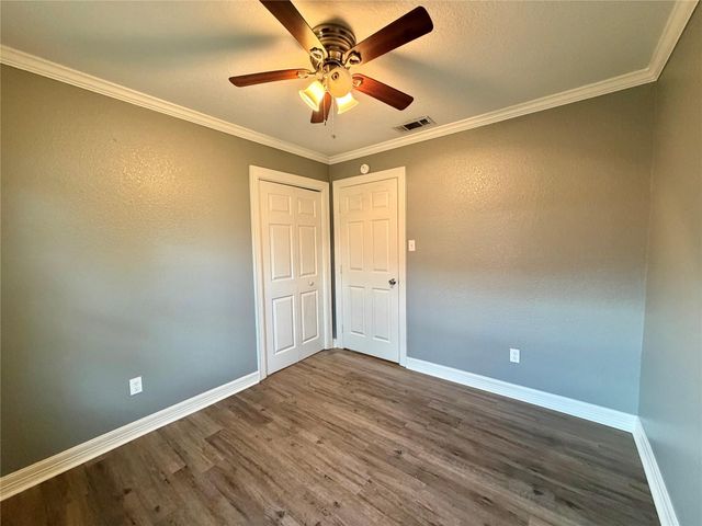 104 Mimosa Street, Lake Jackson, TX 77566