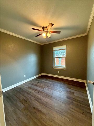 104 Mimosa Street, Lake Jackson, TX 77566