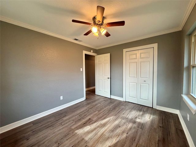 104 Mimosa Street, Lake Jackson, TX 77566