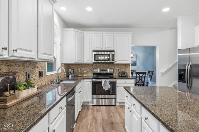 1268 Sullivans Ridge, Zionsville, IN 46077