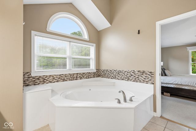 1268 Sullivans Ridge, Zionsville, IN 46077