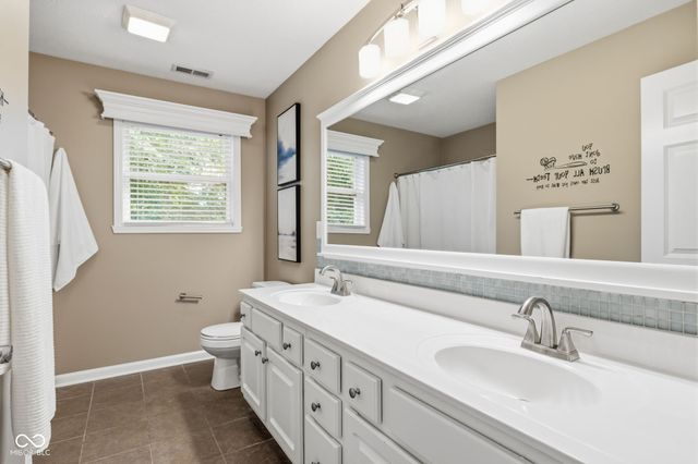 1268 Sullivans Ridge, Zionsville, IN 46077