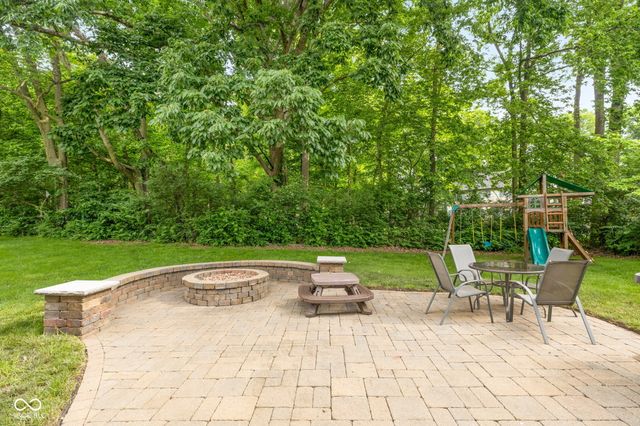 1268 Sullivans Ridge, Zionsville, IN 46077
