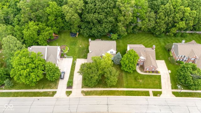 1268 Sullivans Ridge, Zionsville, IN 46077